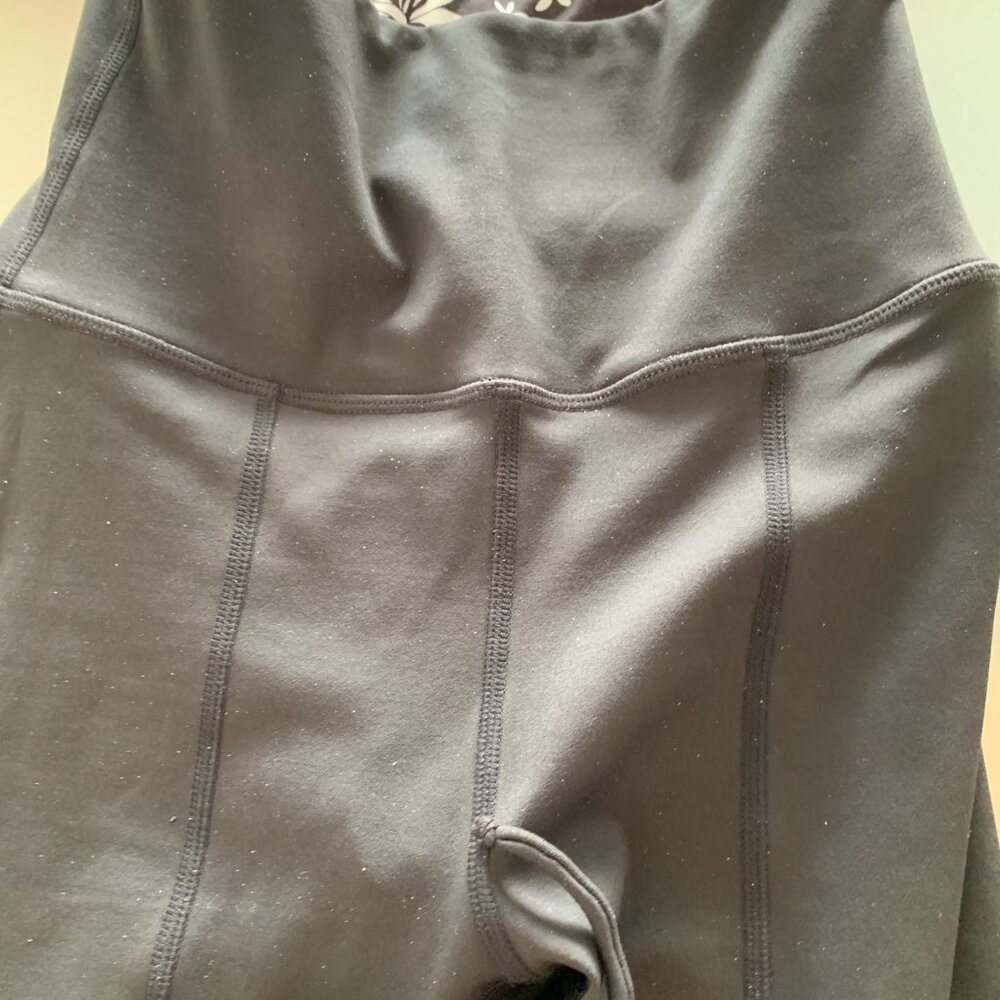 BNWT FRANKIE'S ACTIVE BIKINIS Zippy Flare Legging and Sports Bra Top 2PCS SET XS - Picture 13 of 15